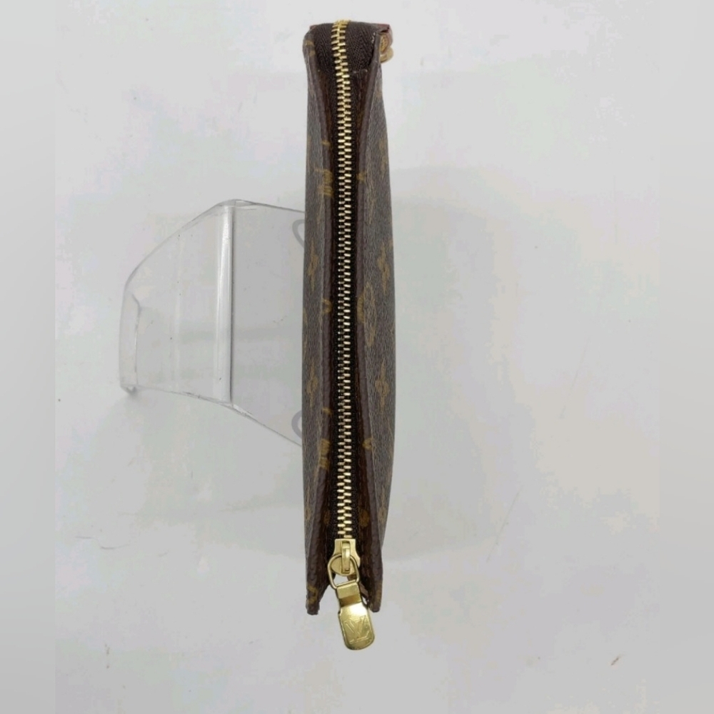 100% Authentic Louis Vuitton Monogram Pouch - Picture 7 of 11